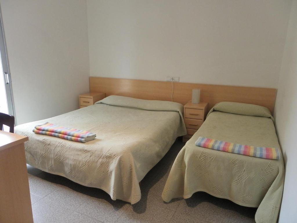 Economy Triple Room