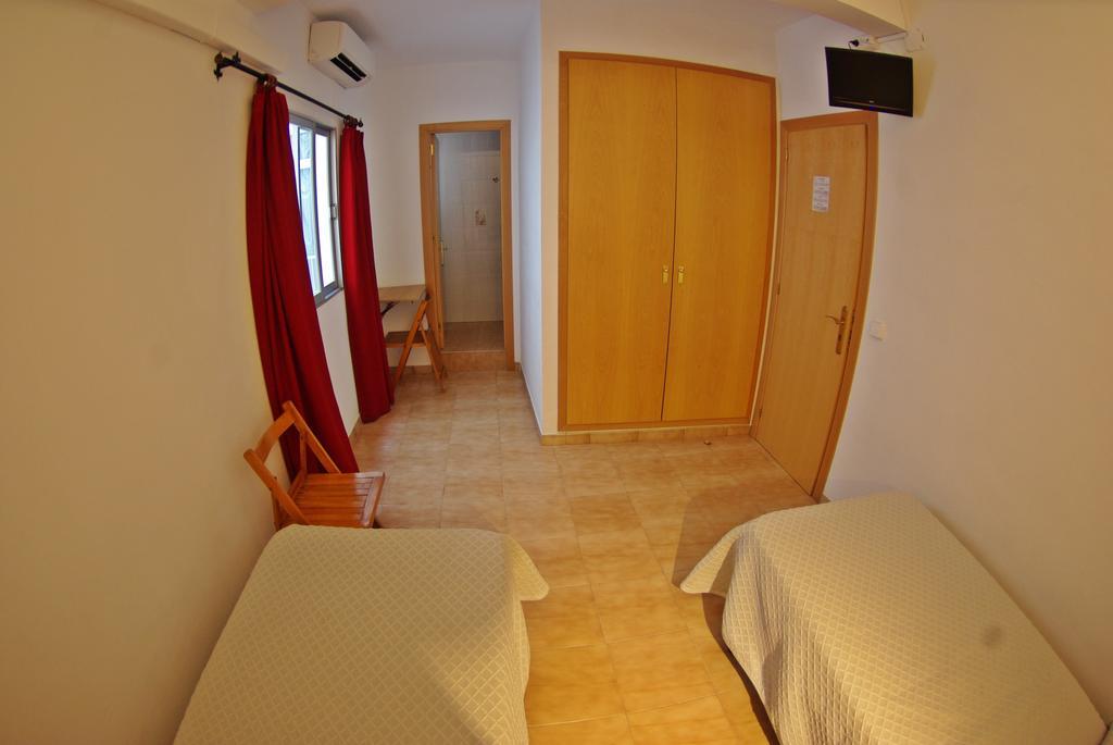 Economy Twin Room