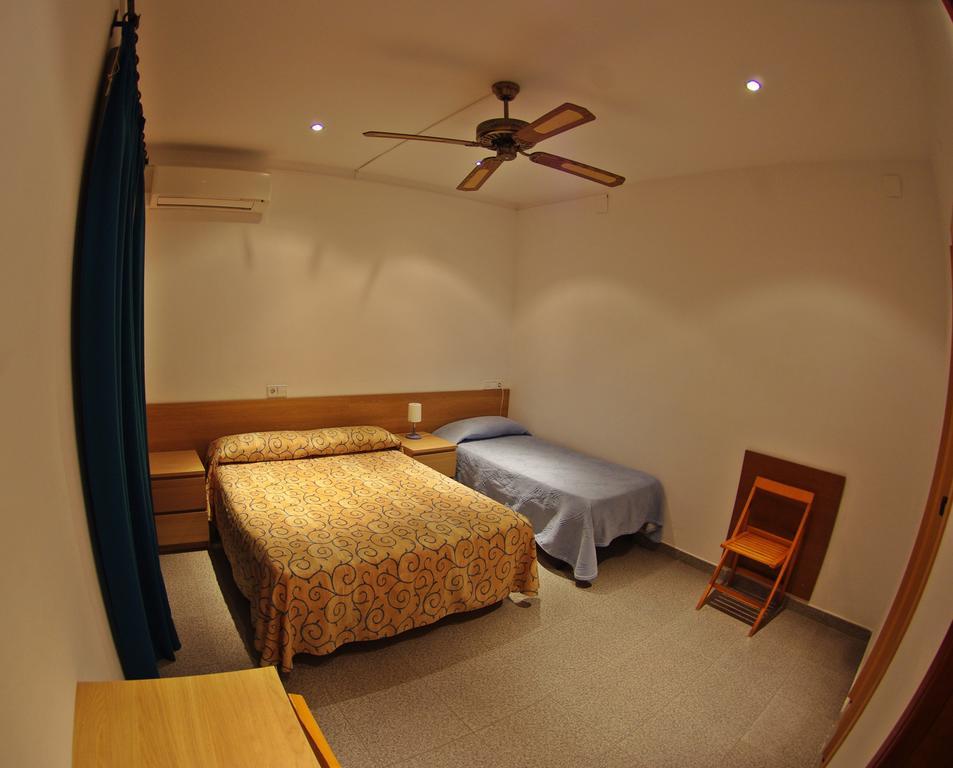 Economy Triple Room