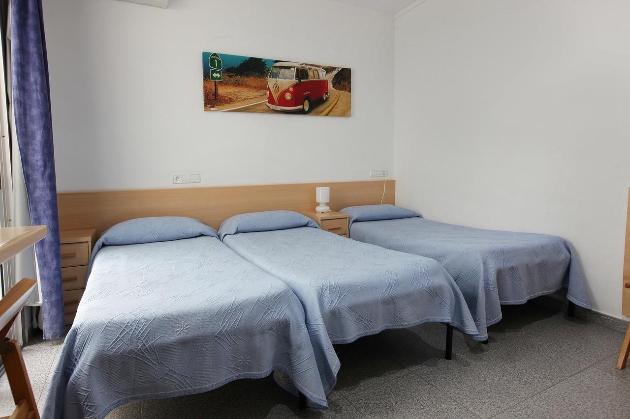 Economy Triple Room
