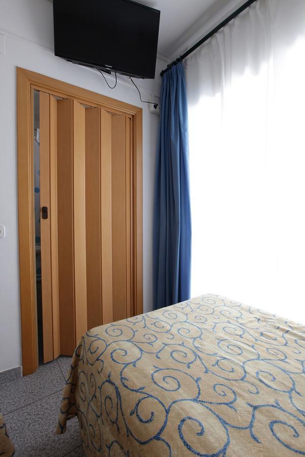 Economy Triple Room