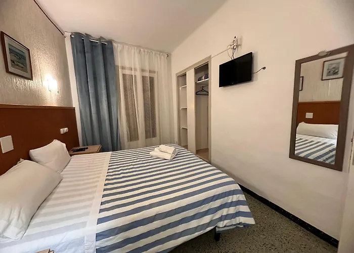 P&R Hostals Maria RosaHostal